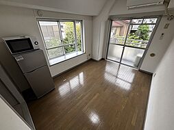 エーリフローレンスB 2階1Kのリビング/ダイニング