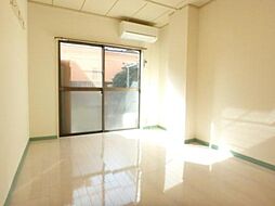 TamaKzBellGarden（タマケーズベルガーデン） C 1階1Kのリビング/ダイニング