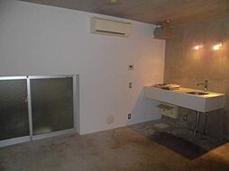 JR山手線 恵比寿駅 徒歩13分の賃貸マンション 2階1LDKのリビング/ダイニング