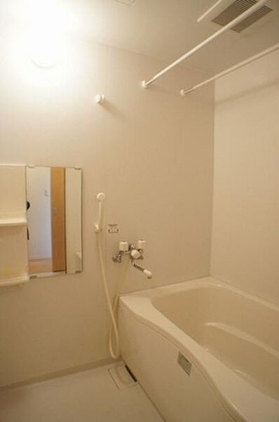 画像12:清潔感のある浴室で、1日の疲れを癒すリラックスタイムをどうぞ♪