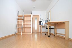 レオパレスコンフォニティ（37375） 201 2階1Kのリビング/ダイニング