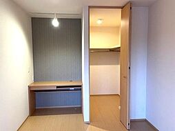 シャインアイリス II 2階2LDKのリビング/ダイニング