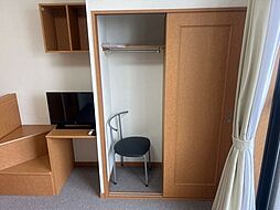 レオパレス綿新 3階1Kのリビング/ダイニング