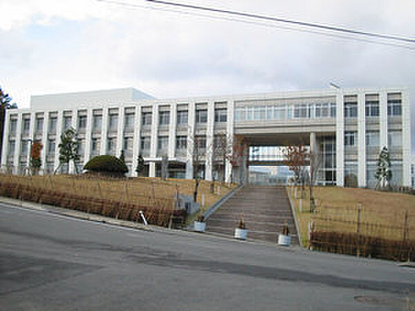 画像18:私立新潟薬科大学新津キャンパス 871m