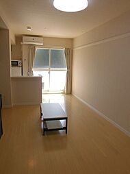 レオネクストサンタ 1階ワンルームのリビング/ダイニング