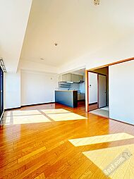 ロビン・ソング 8階2LDKのリビング/ダイニング