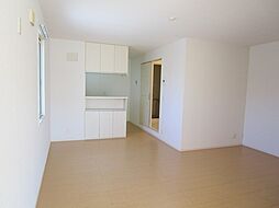 プレミールカメゾン 2階1LDKのリビング/ダイニング