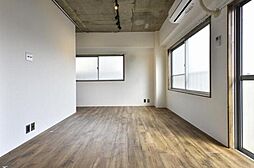 第2アベニューハウス 3階ワンルームのリビング/ダイニング