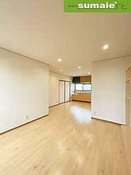 ガーデン・シャトレ i ファミリー棟 2階2LDKのリビング/ダイニング