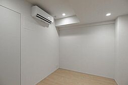 リーフシティ市川 ザ・レジデンス 8階1SLDKのリビング/ダイニング