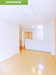 アーデン西浜 VI 1階1LDKのリビング/ダイニング