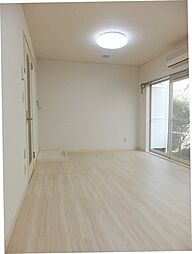 メゾン・ド・ロワール 102 1階1Kのリビング/ダイニング