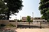 周辺：向陽小学校 976m