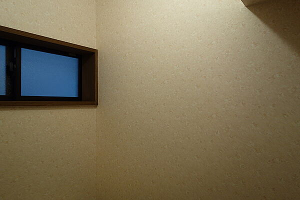 画像12:トイレに窓あります