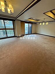 東京メトロ千代田線 表参道駅 徒歩9分の賃貸マンション 4階3LDKのリビング/ダイニング