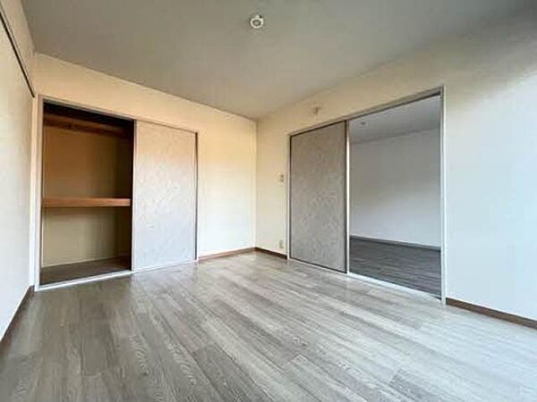 apartment 福島県伊達郡川俣町字新中町64
新中町の賃貸情報を見る
物件地図