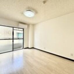 プレゼンス西高松 3階ワンルームのリビング/ダイニング