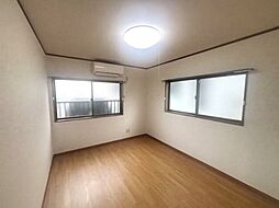 ドエル春日 1階ワンルームのリビング/ダイニング