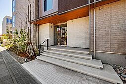 自動ドアオートロック、防犯カメラが設置されておりセキュリティに配慮された物件です。