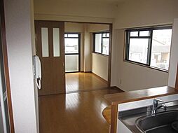 エントランスII 205 2階1DKのリビング/ダイニング