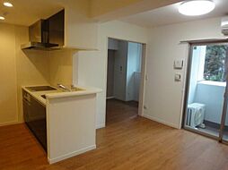 JR総武線 千駄ケ谷駅 徒歩4分の賃貸マンション 2階1LDKのリビング/ダイニング