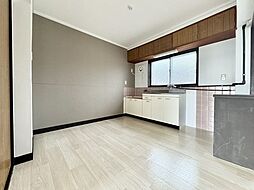 JR阪和線 紀伊駅 徒歩13分の賃貸アパート 4階2DKのリビング/ダイニング