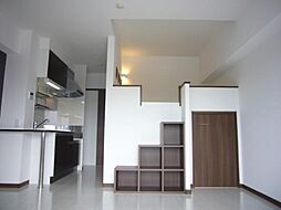 チェルシー神宮外苑 502 5階ワンルームのリビング/ダイニング