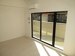 Osaka Metro御堂筋線 江坂駅 徒歩7分の賃貸マンション 3階1LDKのリビング/ダイニング