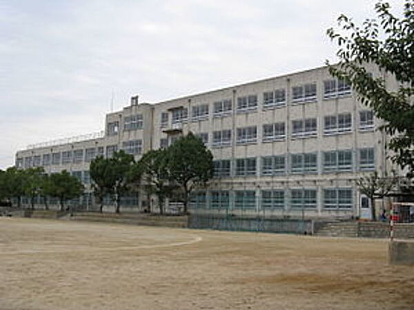 画像24:堺市立日置荘中学校 778m