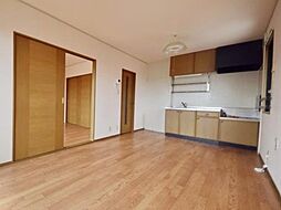 レフィナード A 1階2DKのリビング/ダイニング