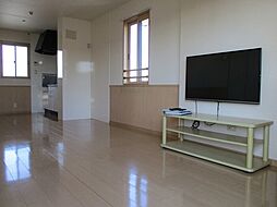 ロジュマン マエバラＣ 3階1LDKのリビング/ダイニング