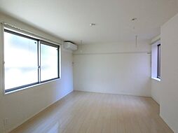 メゾン・アン 101 1階1Kのリビング/ダイニング