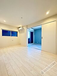 ラ・カーサ大阪 1階1LDKのリビング/ダイニング