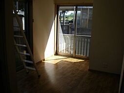 テラス・ブルー・リバー 1階1Kのリビング/ダイニング