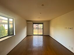 ロイヤルガーデン　弐番館 1階3LDKのリビング/ダイニング