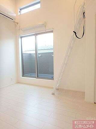 エルサチ_内装_2