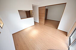 アムールイソベ 2階2LDKのリビング/ダイニング