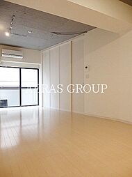 目黒ロイヤルプラザ 2階1LDKのリビング/ダイニング