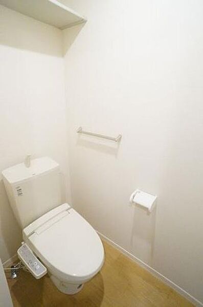 画像11:【トイレ】多機能便座付きのトイレです☆