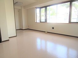 小田急小田原線 鶴川駅 バス5分 大蔵下車 徒歩1分の賃貸マンション 1階2LDKのリビング/ダイニング