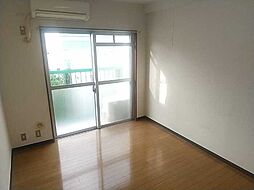 グリーンハイム桜塚 4階ワンルームのリビング/ダイニング