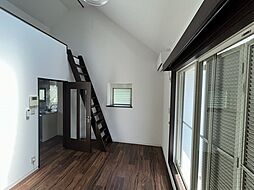 バーディーエイト 2階1Kのリビング/ダイニング