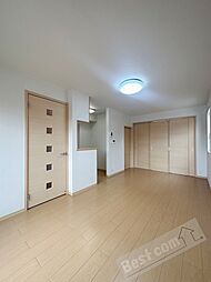 メゾン・ファミーユII 1階1LDKのリビング/ダイニング