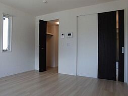 ストラールD 1階1Kのリビング/ダイニング