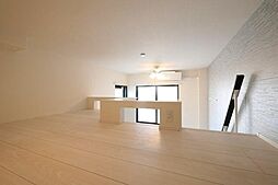 シャンペル三園 1階ワンルームのリビング/ダイニング