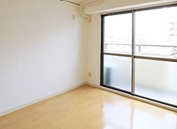 エヴェナール二子新地 8階ワンルームのリビング/ダイニング