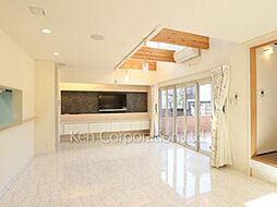 ザ・ハウス小平鈴木町 5SLDKのリビング/ダイニング