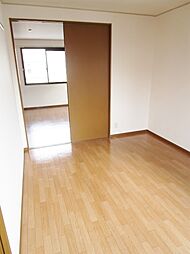 サバーブス相原 201 2階1LDKのリビング/ダイニング