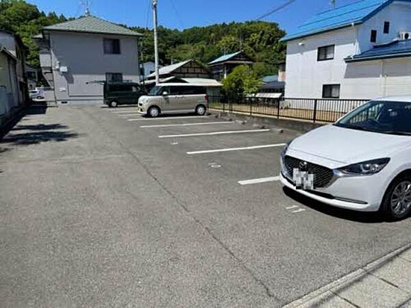apartment 福島県伊達郡川俣町字新中町64
新中町の賃貸情報を見る
物件地図