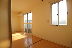 神鉄粟生線 緑が丘駅 徒歩3分の賃貸アパート 2階1LDKのリビング/ダイニング